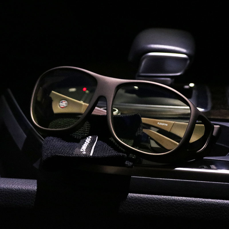 C305T_Cocoons-Pilot-L-Sand-Frame-Twilight-Lenses